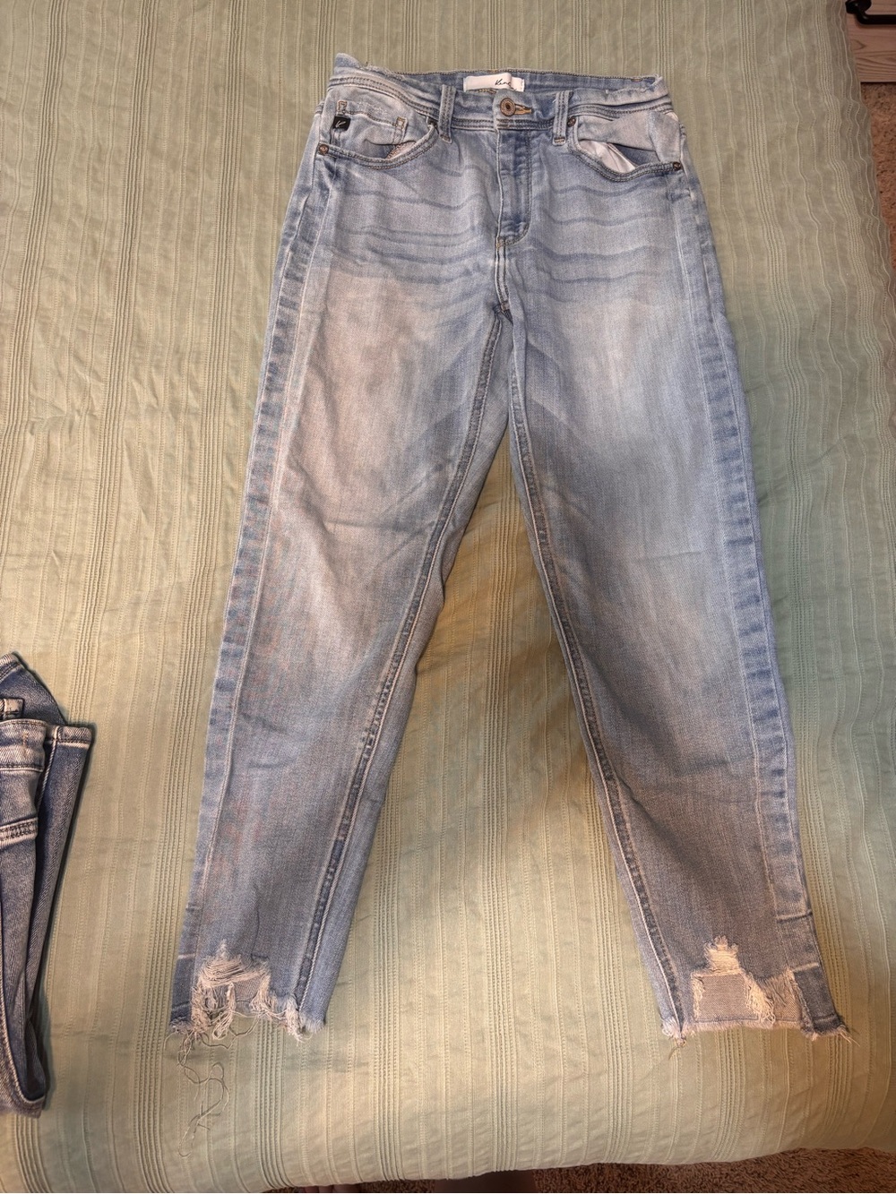 KanCan Light Wash Distressed Women’s Jeans